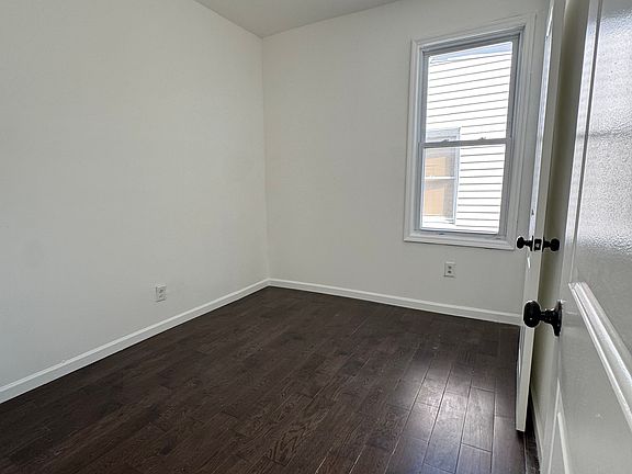 3rd image of 409-411 Marshall St #2