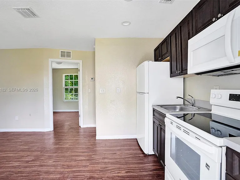 727 22nd St #B — Photo 7