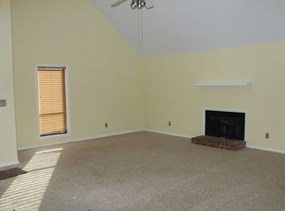 706 River Hill Dr, Greenville, NC 27858