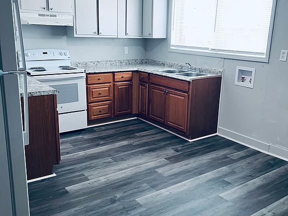 2nd image of 1150 E 12th St #M-a