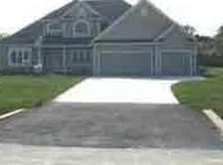 4245 Stoffel Ct, Jackson, WI 53037