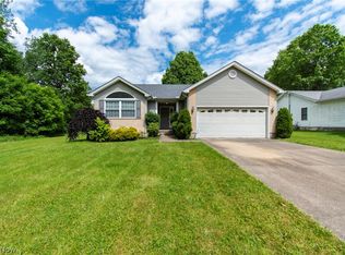 140 Aurora Cir, Youngstown, OH 44505