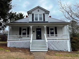 690 N 4th St, Wytheville, VA 24382