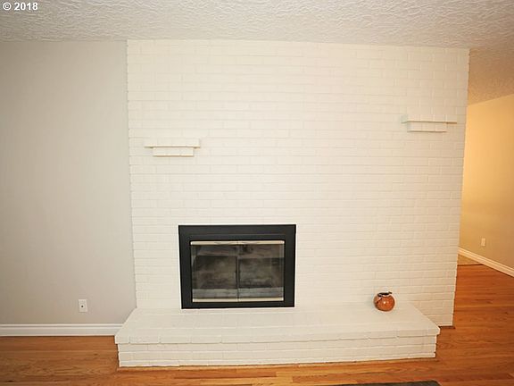 4th image of 12301 NE 2nd St