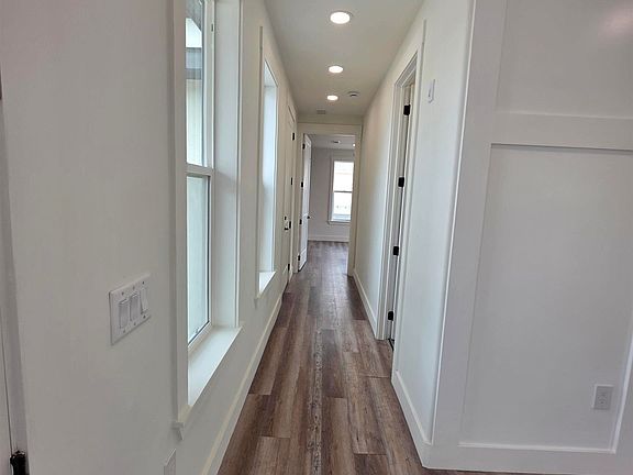 4th image of 315 W Minnesota Ave