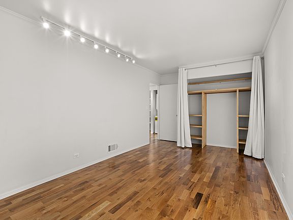 4th image of 1330 N Lasalle St #210