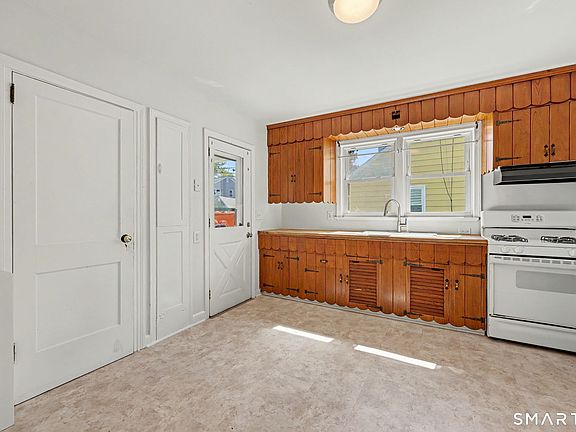 3rd image of 37 Allview Avenue