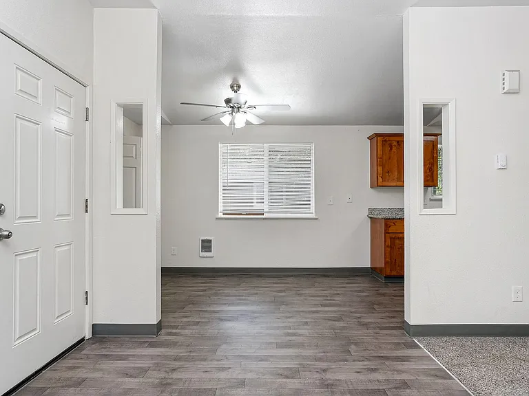 Erin Court — Photo 12