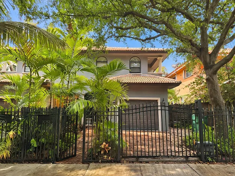 3082 Lime Ct — Photo 2