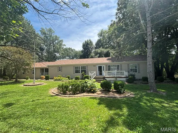 21844 Dove Ln, Carlyle, IL 62231