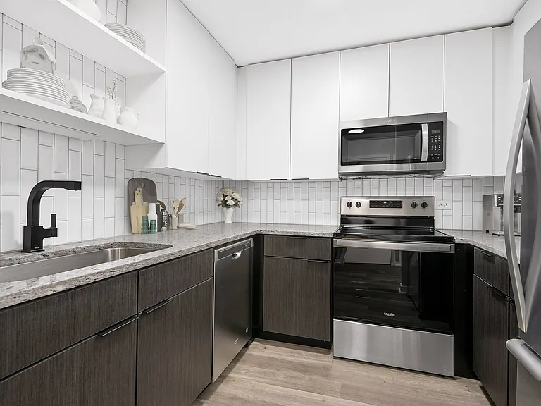 51 W Huron St #507 — Photo 1