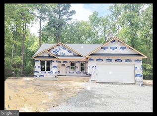 757 Cabin Point Dr, Montross, VA 22520