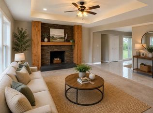 605 NE Douglas St, Lees Summit, MO 64063