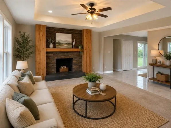 605 NE Douglas St, Lees Summit, MO 64063