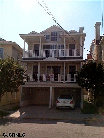 1st image of 816 Plymouth Pl
