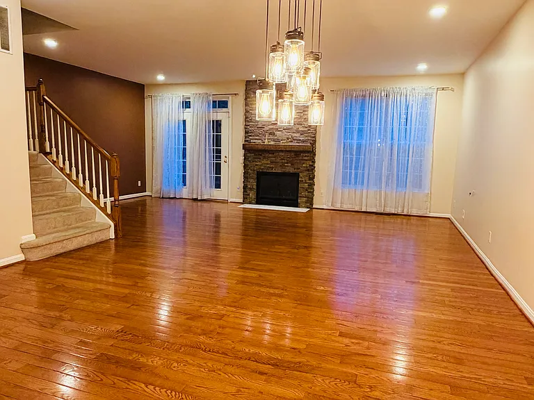 Dining to Living/FirePlace