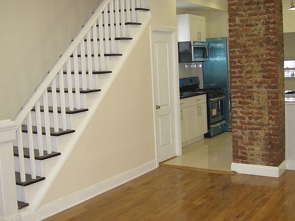 4th image of 3020 Bronx Park E