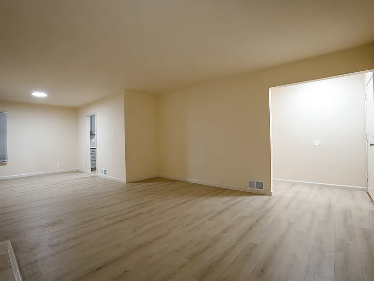 582 Euclid Ave #A — Photo 5