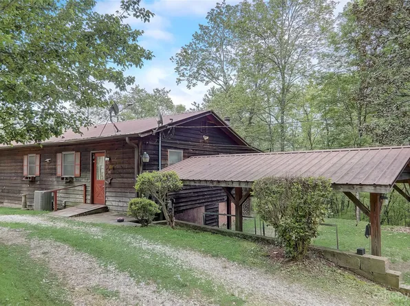 40 Robinhood Ln, Franklin, NC 28734