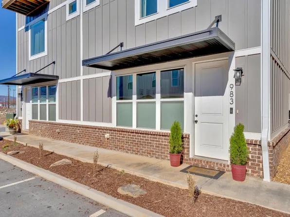 983 Montague Pl, Chattanooga, TN 37408