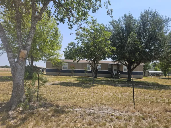 4059 Ploetz Rd, Seguin, TX 78155