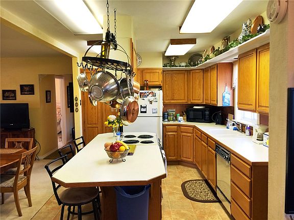 5th image of 10544 Park Dr NE