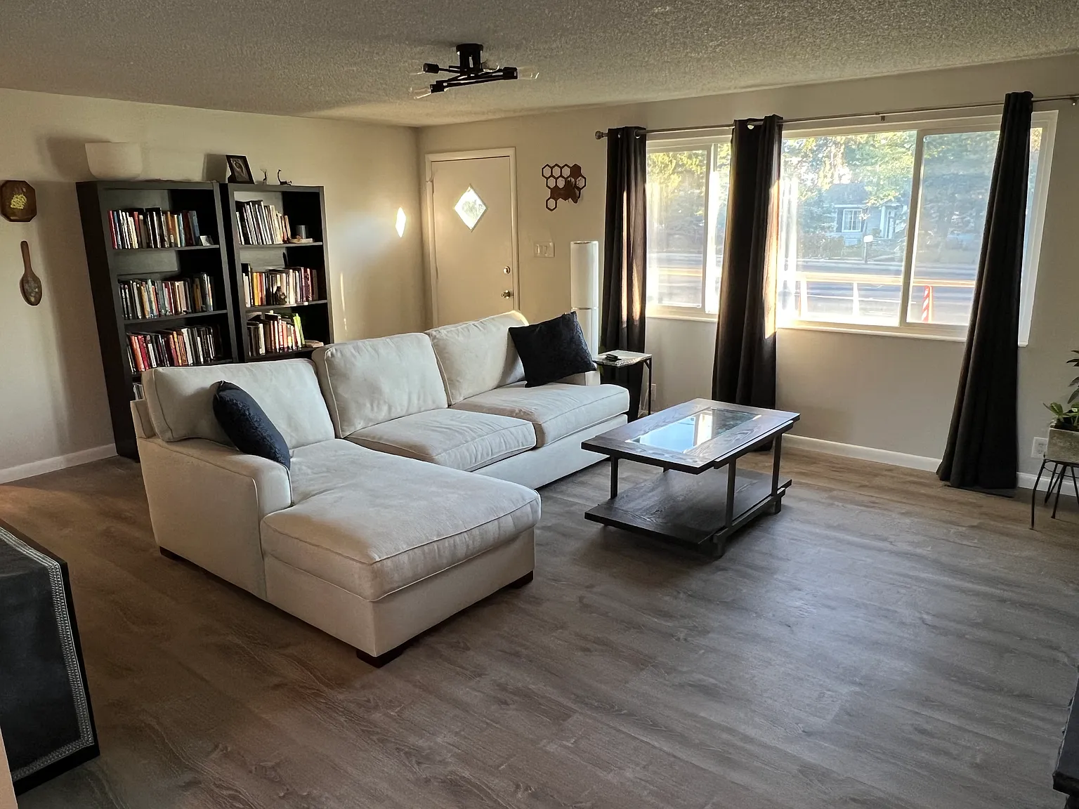 4 bed, 2288 sqft, $5,000 — Photo 4