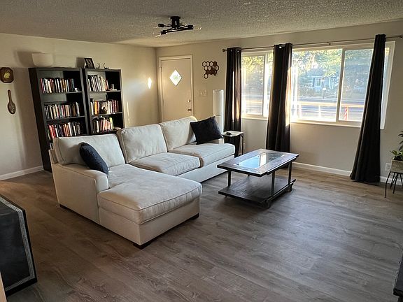 4th image of 2887 E Fort Union Blvd