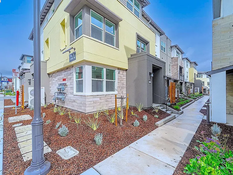 1107 Lorenzini Loop — Photo 32