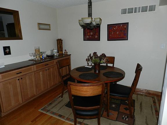 Of the kitchen dinning area