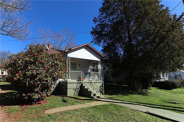 1st image of 211 S Caldwell Ave
