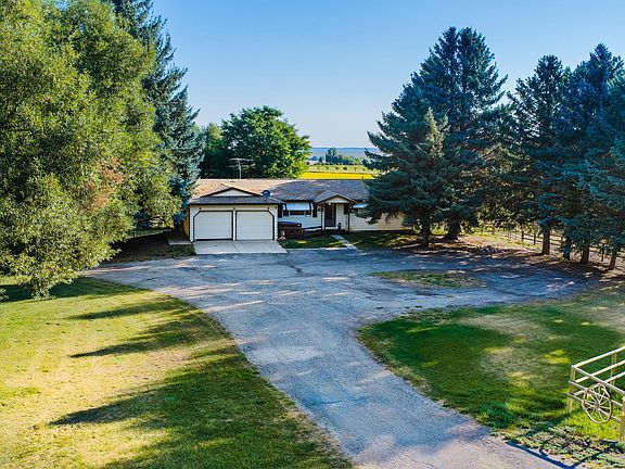 2nd image of 15 Pine Ln