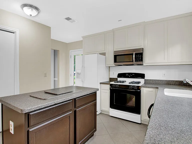 163 Sylvan Forest Dr — Photo 7