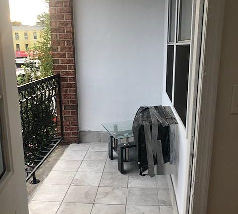 4th image of 859 E 169th St #3
