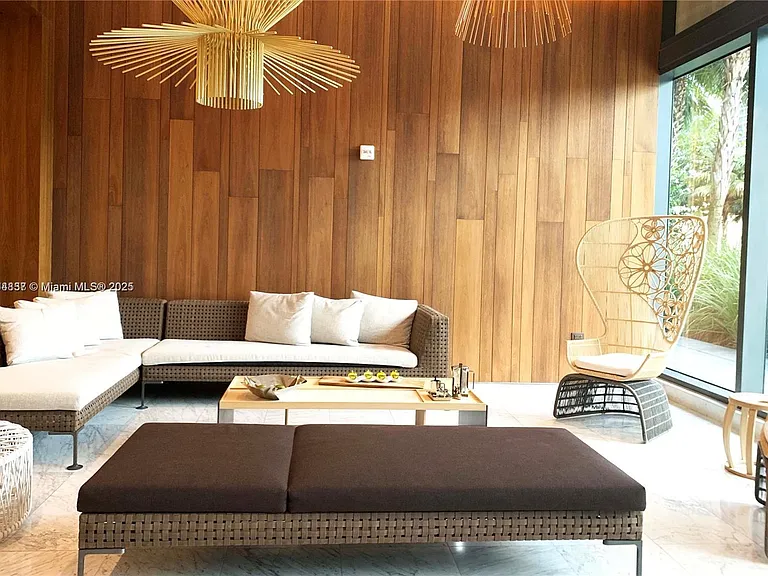 68 SE 6th St #33 — Photo 19