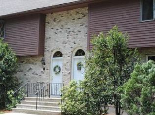 157 Chestnut St APT 2, Foxboro, MA 02035