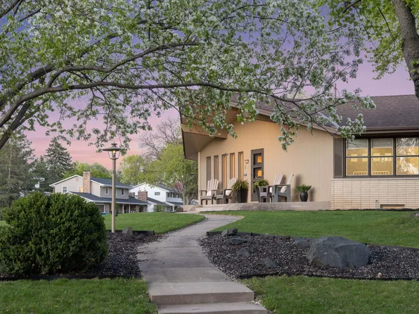 7401 W Shore Dr, Edina, MN 55435