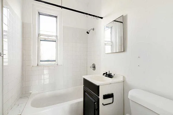 Rented by Anchor Associates | media 22