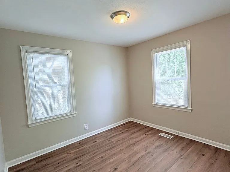 2552 Renwood Pl — Photo 11