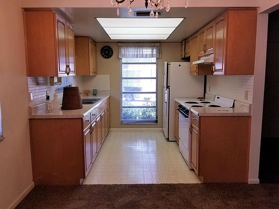 2nd image of 616A Heritage Ln