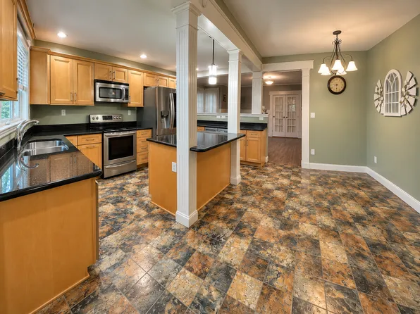 43 Abbott St #A, Nashua, NH 03064