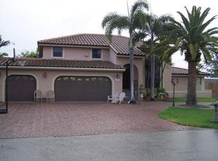 6211 Olde Moat Way, Davie, FL 33331