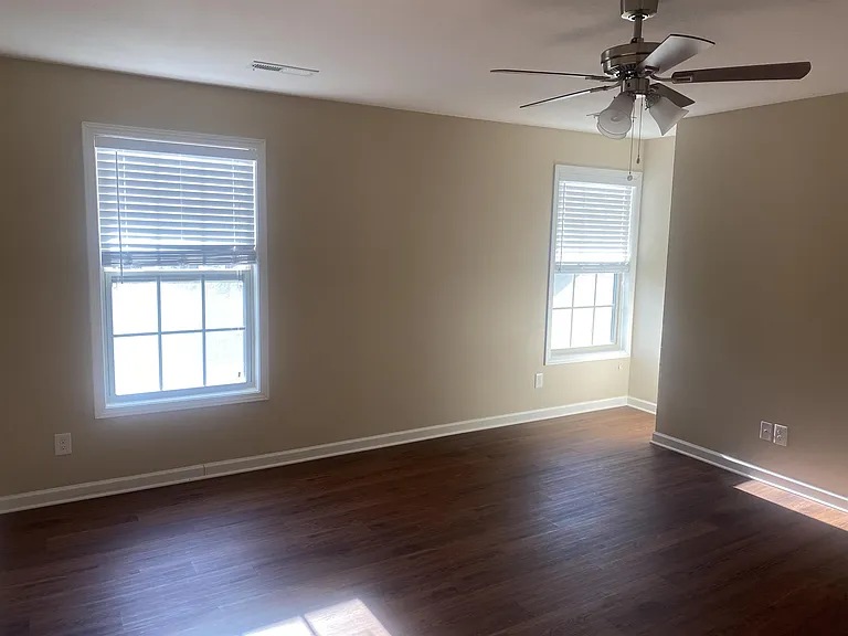 1120 Maples Glen Ln — Photo 11