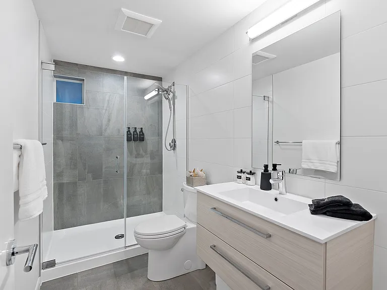 5916 44th Ave SW — Photo 71