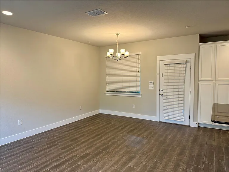 7403 Pantherpaw St — Photo 2