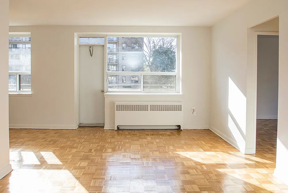 27 Thorncliffe Park Apartments — Photo 4