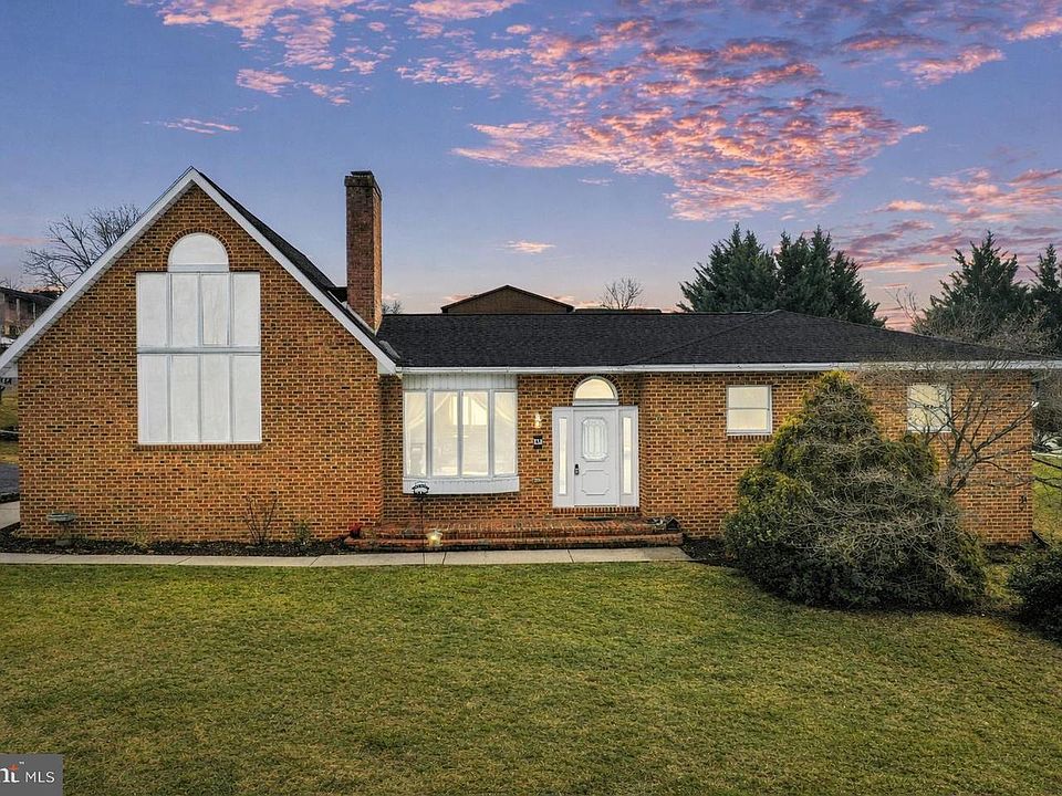 1st image of 47 Emerald Dr