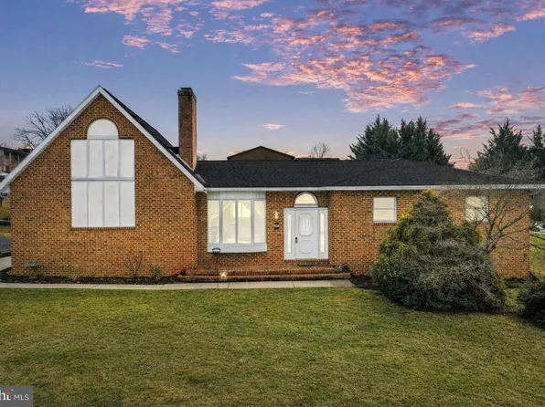 47 Emerald Dr, Chambersburg, PA 17202