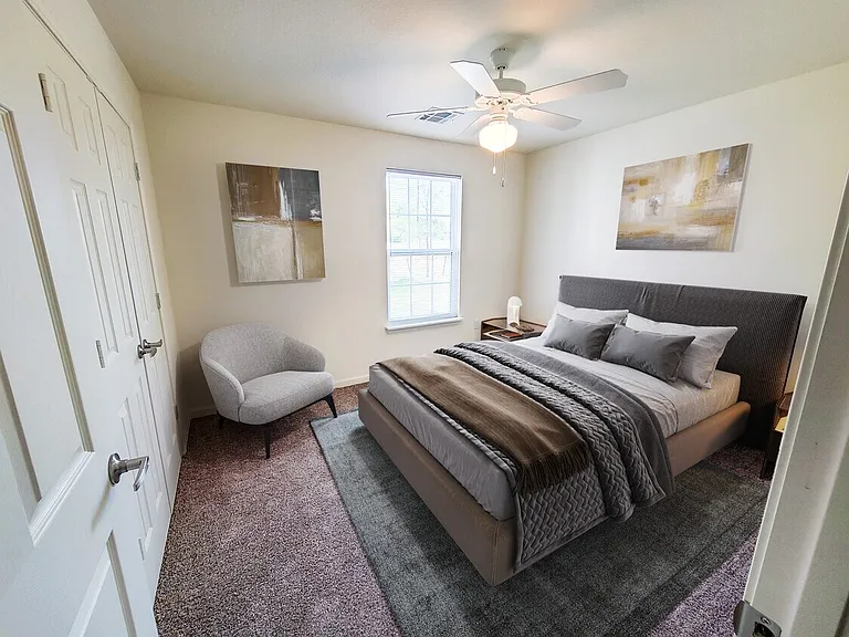 Western Springs Apartments — Photo 14