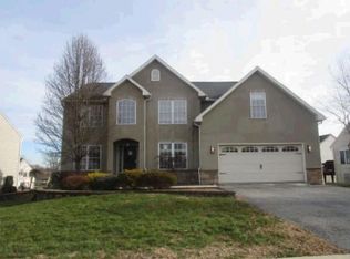 1003 Helm Ln, Reading, PA 19605